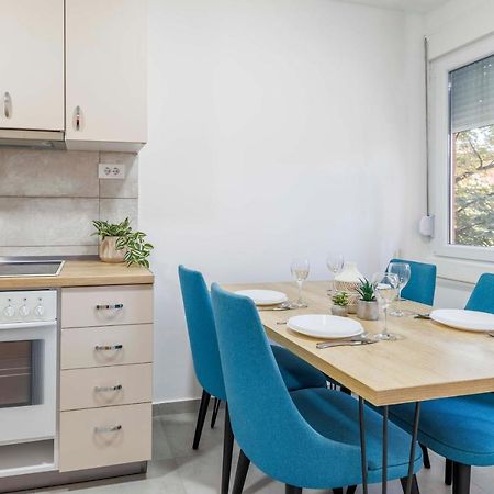 Sari City Center Apartment โนวีซาด ภายนอก รูปภาพ