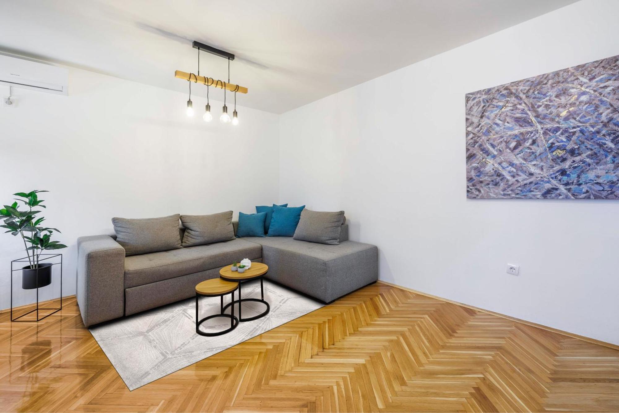 Sari City Center Apartment โนวีซาด ภายนอก รูปภาพ
